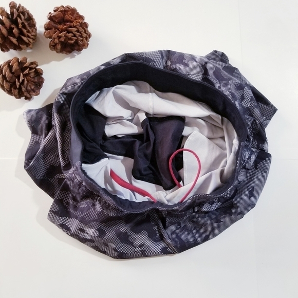 LULULEMON | T.H.E Short Linerless 9” Short Variegated Mesh Camo Black - Picture 6 of 14